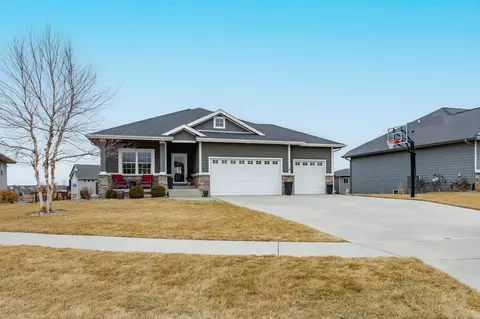 515 NE Brookshire Ct, Waukee, IA 50263