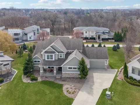 3101 162nd St, Urbandale, IA 50323