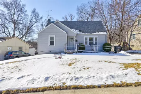 300 Hughes Ave, Des Moines, IA 50315