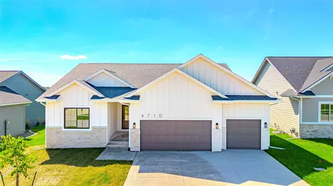 4710 178th St, Urbandale, IA 50323