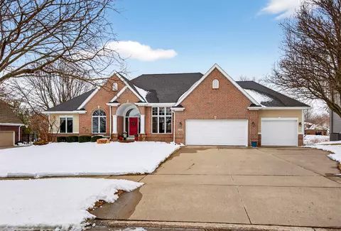 8130 Heather Bow Ct, Johnston, IA 50131