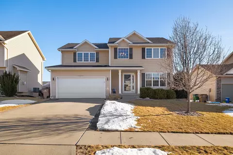 8334 Dakota Dr, West Des Moines, IA 50266