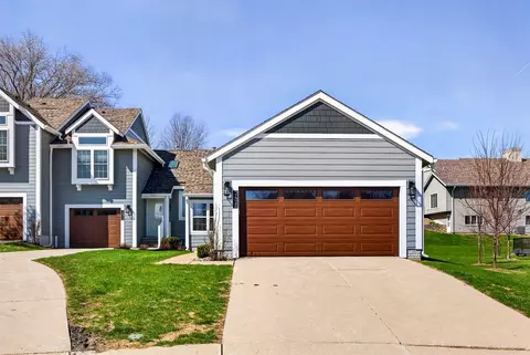 2428 81st Cir, Urbandale, IA 50322