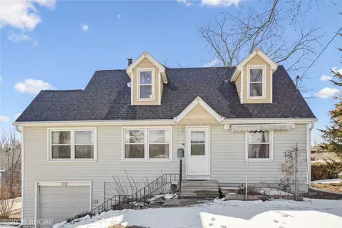 2008 Southlawn Dr, Des Moines, IA 50315