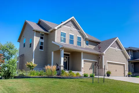 3579 NW 164th St, Clive, IA 50325
