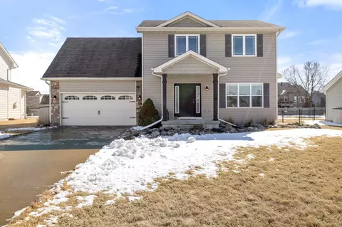 10324 Stonebridge Dr, Johnston, IA 50131