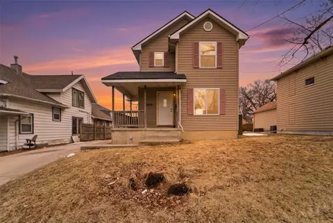 917 E 12th St, Des Moines, IA 50316