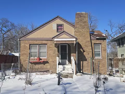 2819 School St, Des Moines, IA 50311