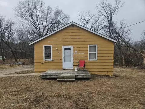 1715 E Diehl Ave, Des Moines, IA 50320