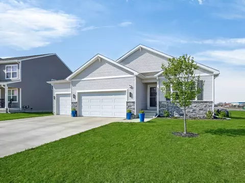 904 Cove St SE, Bondurant, IA 50035