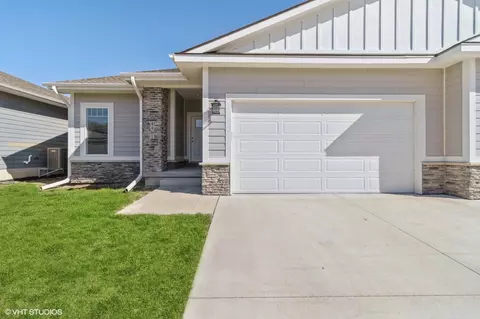 4461 Lower Beaver Rd, Des Moines, IA 50310