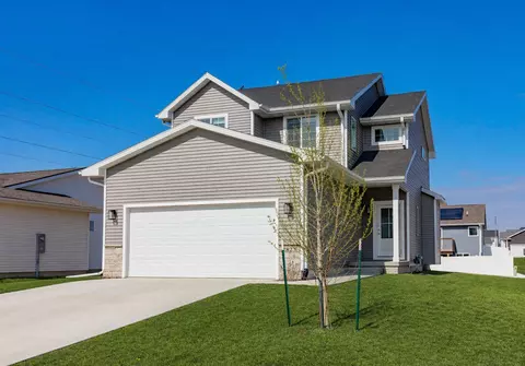 2823 22nd St SW, Altoona, IA 50009