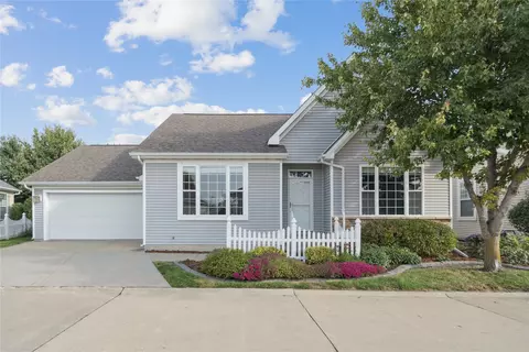 12723 Sunflower Dr, Urbandale, IA 50323