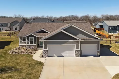 1000 Lost Lake Dr, Polk City, IA 50226
