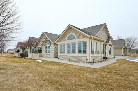 3305 SE Glenstone Dr #212, Grimes, IA 50111
