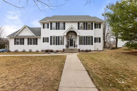 8324 Chambery Blvd, Johnston, IA 50131