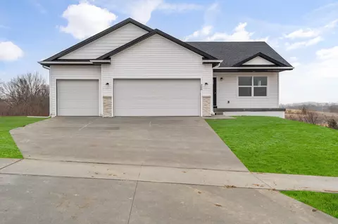 308 N 20th St, Indianola, IA 50125