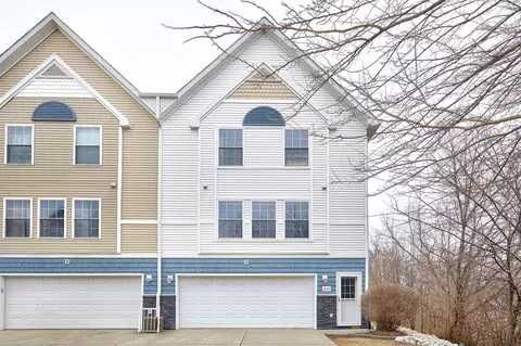 1143 SE Village View Ln, Ankeny, IA 50021