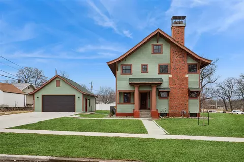 3507 11th St, Des Moines, IA 50313