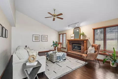 284 58th Ct, West Des Moines, IA 50266