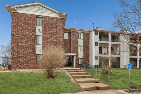 4829 86th St #19, Urbandale, IA 50322