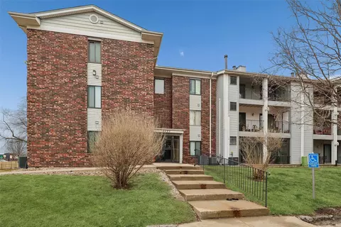 4829 86th St #19, Urbandale, IA 50322