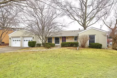 7114 Sunset Ter, Windsor Heights, IA 50324