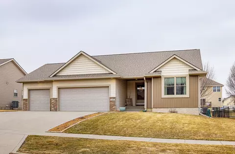 1105 SW 6th St, Grimes, IA 50111