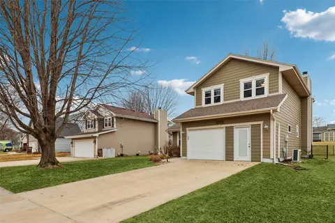 4875 Ashley Park Dr, West Des Moines, IA 50265