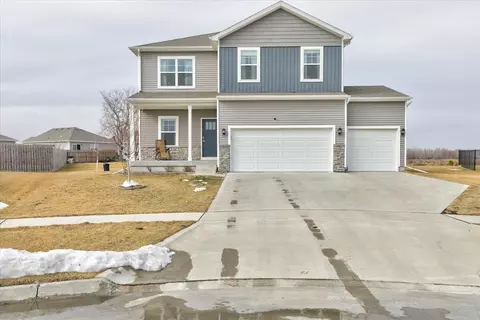 1200 12th St SE, Bondurant, IA 50035