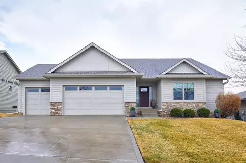 4101 145th St, Urbandale, IA 50323