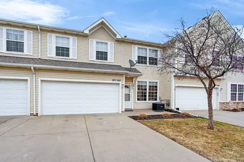 277 S 79th St #307, West Des Moines, IA 50266