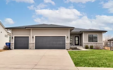 5050 Bulldog Ave, Van Meter, IA 50261