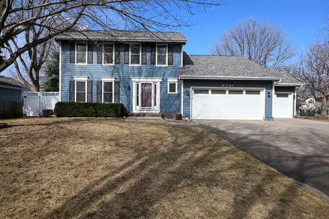 6201 Center St, West Des Moines, IA 50266