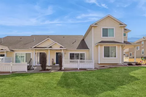 15407 Hammontree Dr, Urbandale, IA 50323
