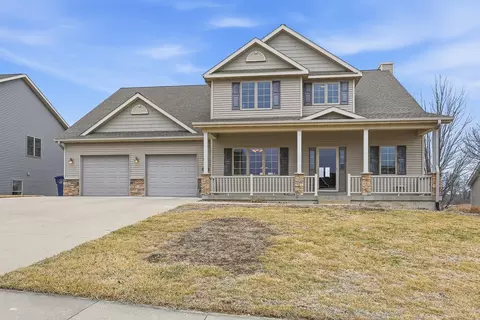 2508 Hemel Dr, Pella, IA 50219