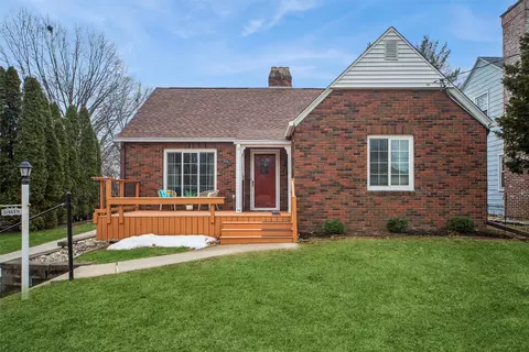 5716 Kingman Ave, Des Moines, IA 50311
