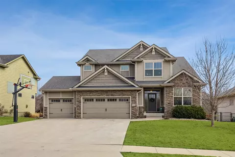 15204 Northview Dr, Urbandale, IA 50323