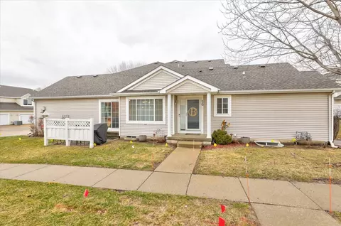 1400 S 52nd St #50, West Des Moines, IA 50265