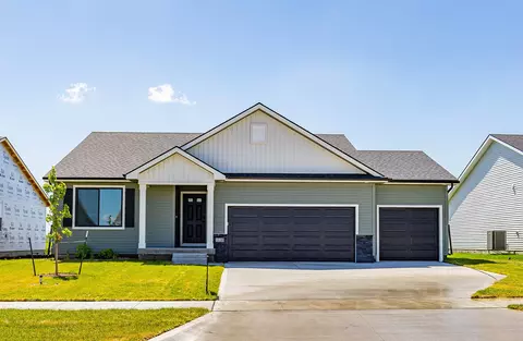 1120 Featherstone Ave NE, Bondurant, IA 50035