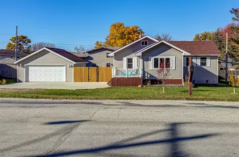 115 Hillcrest Dr, Story City, IA 50248