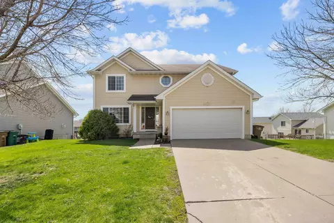 4472 Tamara Ln, West Des Moines, IA 50265