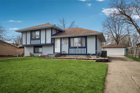 520 22nd Ave SW, Altoona, IA 50009