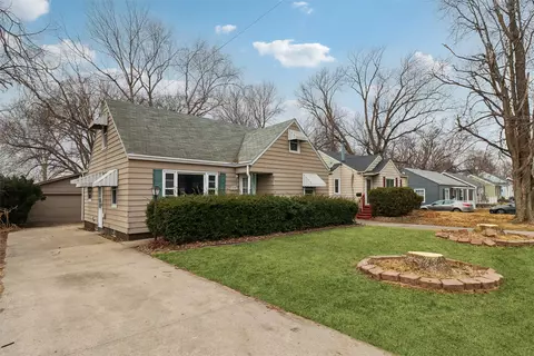 1314 57th St, Des Moines, IA 50311