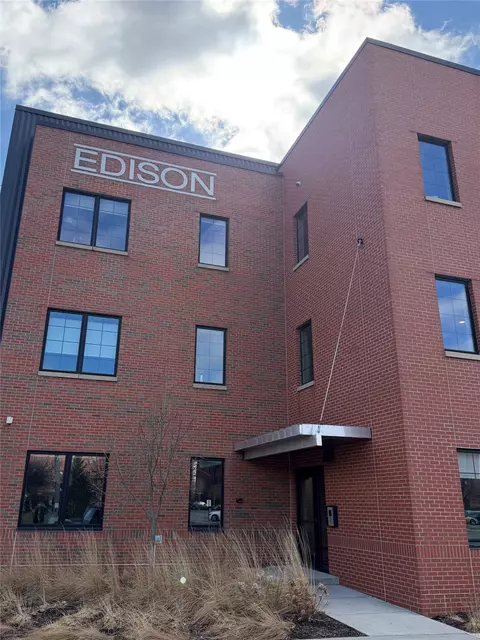 450 SW 7th St #305, Des Moines, IA 50309