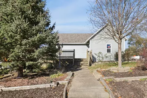 300 Center St, Searsboro, IA 50242