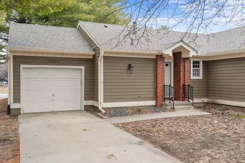 5408 Vista Dr, West Des Moines, IA 50266