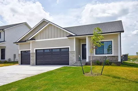 1736 SW Sienna Ct, Grimes, IA 50111