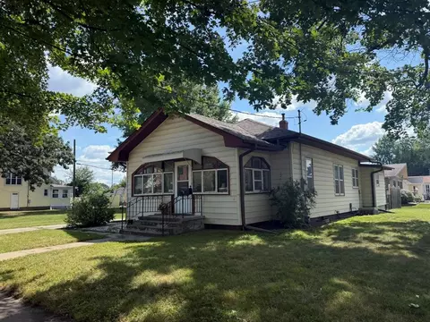1002 8th Ave E, Oskaloosa, IA 52577