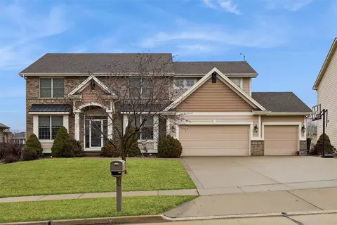 4019 139th St, Urbandale, IA 50323